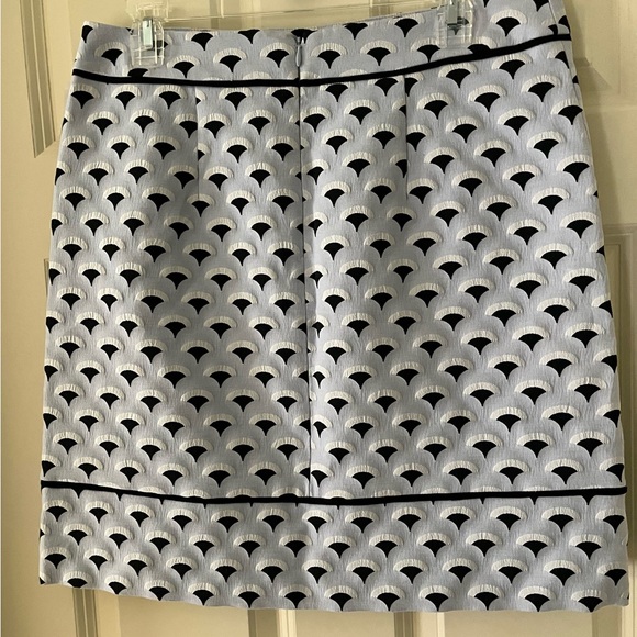 Ann Taylor textured skirt-light blue/black/white..above knee size 10 - Picture 6 of 12